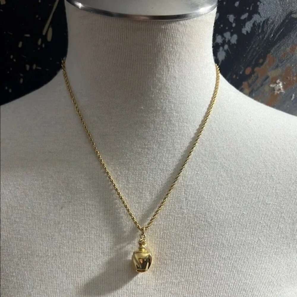 β¨Christian Dior Gold Perfume Bottle necklace β’ Pre-owned in Great conditionβ¨